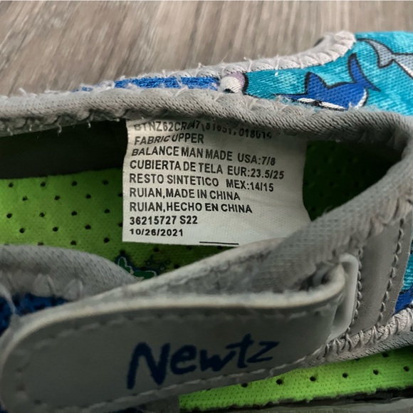Newtz Toddler Boys 7/8 water 💦 & romp around shoes; great condition! - Picture 7 of 8
